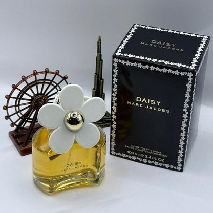 Daisy Eau de Toilette Spray for Women 3.4 oz / 100ml – New in Box - Senin Scents
